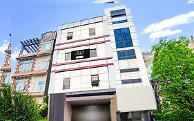 Collection O Sector 110 Noida